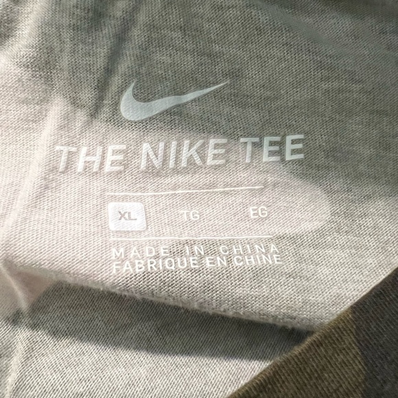 The Nike Tee, camo brown, size XL - Picture 3 of 3